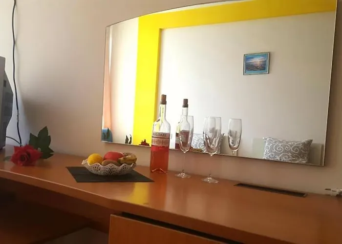 Family Solar Хотел *