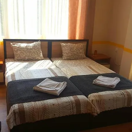 Family Solar فندق *