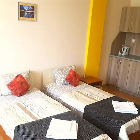 Family Solar فندق