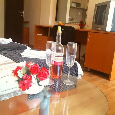 Family Solar فندق ساني بيتش